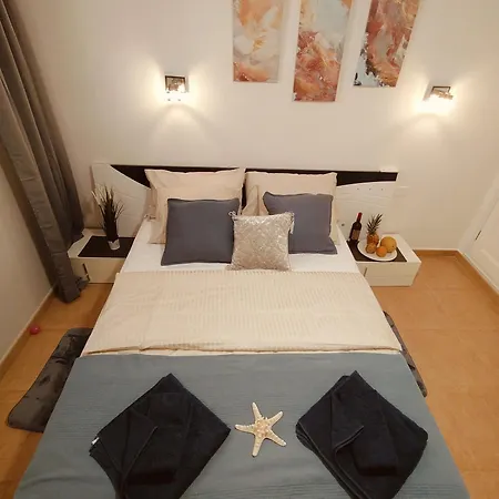 Alejandro Neptuno Apartment *